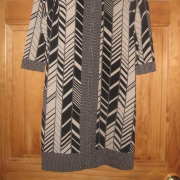 Robbie Bee Cream/Black Front Zip 3/4 Sleeve Dress - Picture 2 of 4